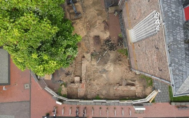 Blick auf die archäologische Grabung Haagstraße von oben 